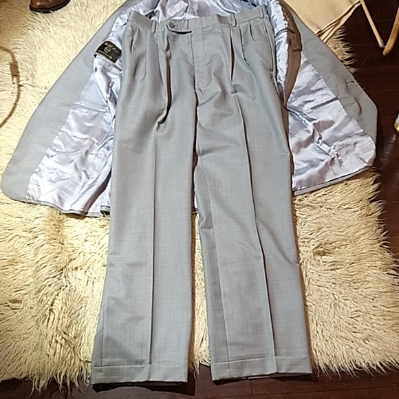 Tom James Bespoke Fila A Mano, Instant Credibility - Picture 5 of 8